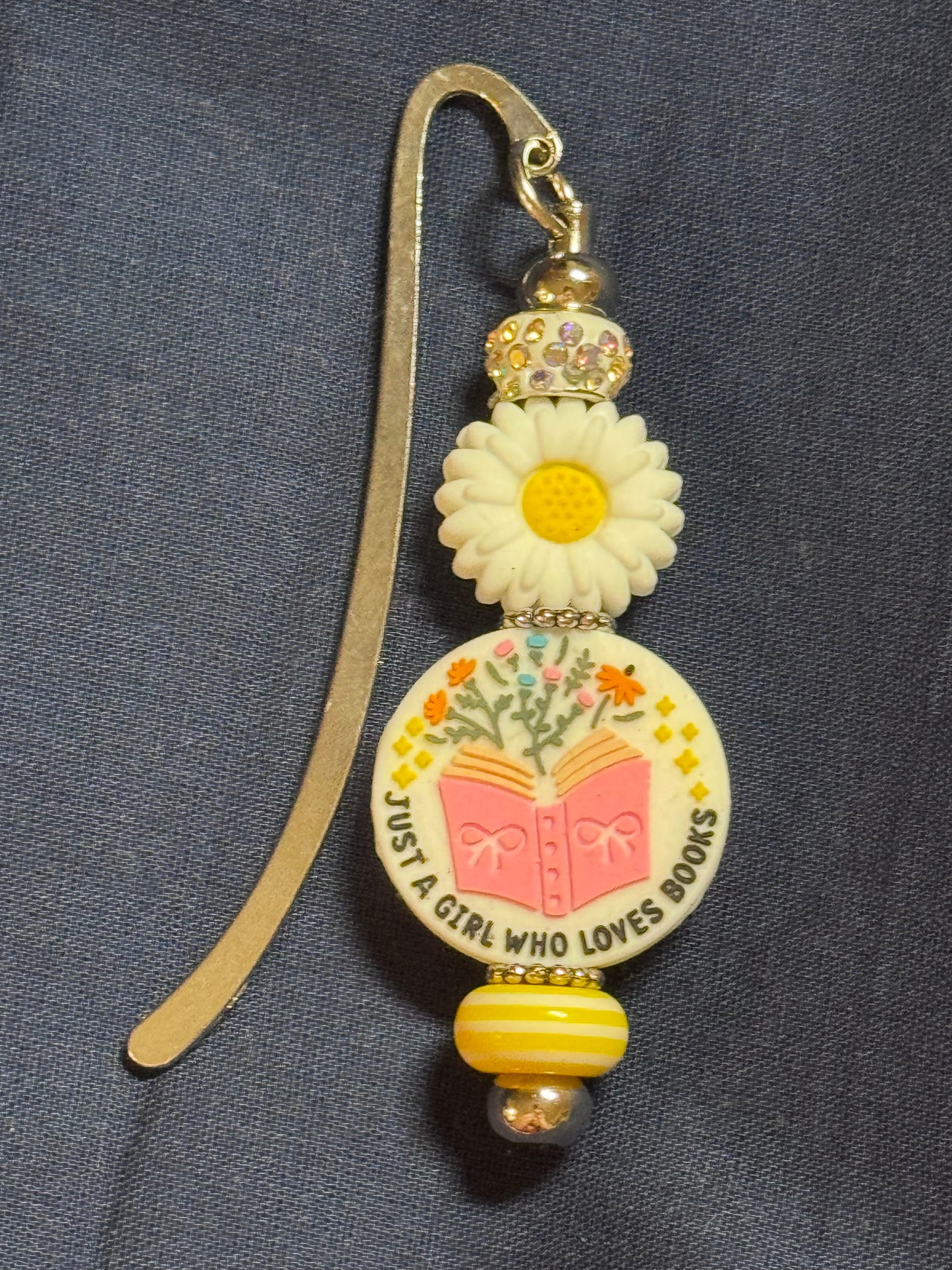 ✨ Daisy Bloom Bookmark – Just a Girl Who Loves Books ✨