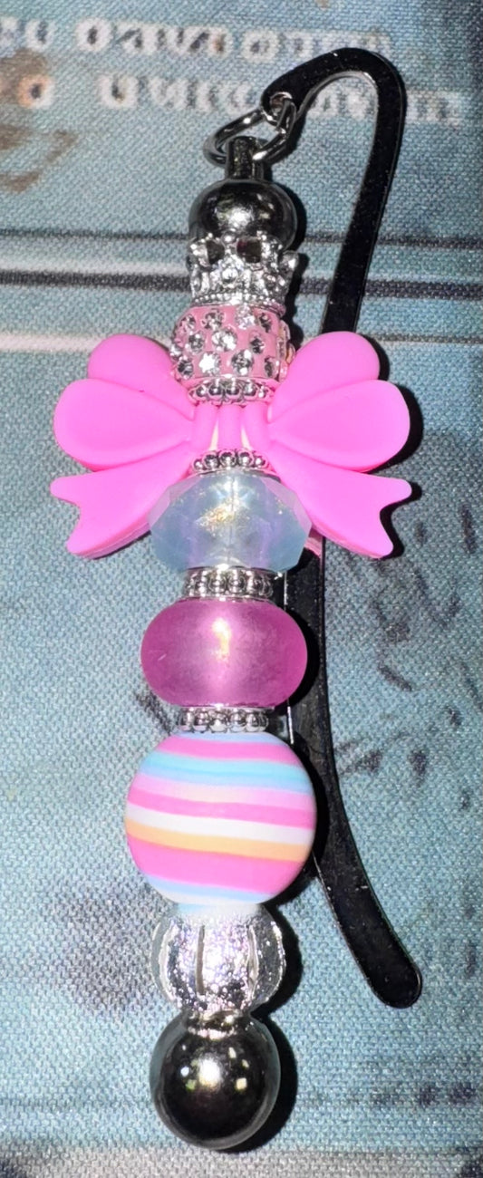 ✨Mark your place with a little sparkle & charm. Pink Bow & Rainbow Beaded Bookmark